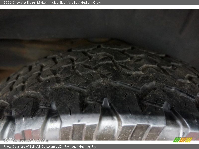 Indigo Blue Metallic / Medium Gray 2001 Chevrolet Blazer LS 4x4