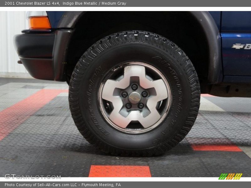 Indigo Blue Metallic / Medium Gray 2001 Chevrolet Blazer LS 4x4
