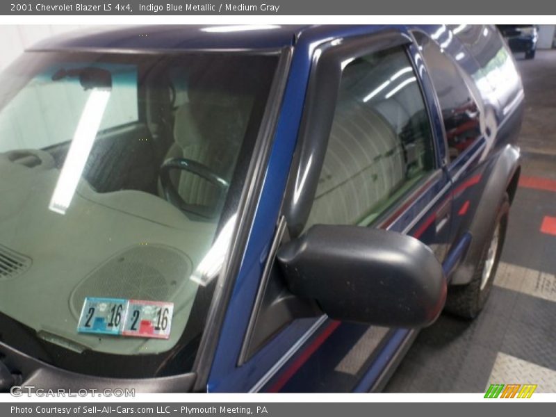 Indigo Blue Metallic / Medium Gray 2001 Chevrolet Blazer LS 4x4