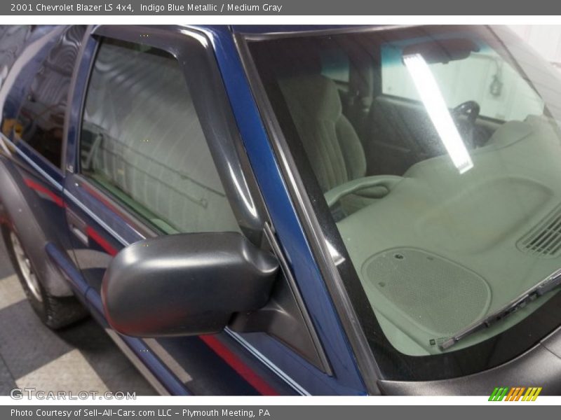 Indigo Blue Metallic / Medium Gray 2001 Chevrolet Blazer LS 4x4