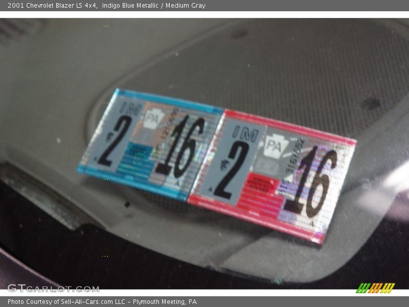 Indigo Blue Metallic / Medium Gray 2001 Chevrolet Blazer LS 4x4