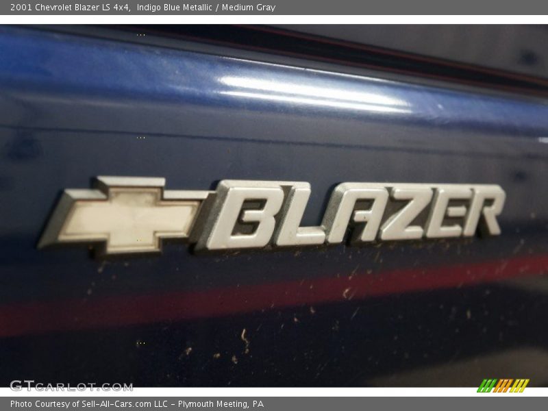 Indigo Blue Metallic / Medium Gray 2001 Chevrolet Blazer LS 4x4