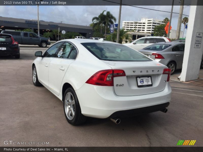 Ice White / Soft Beige 2013 Volvo S60 T5