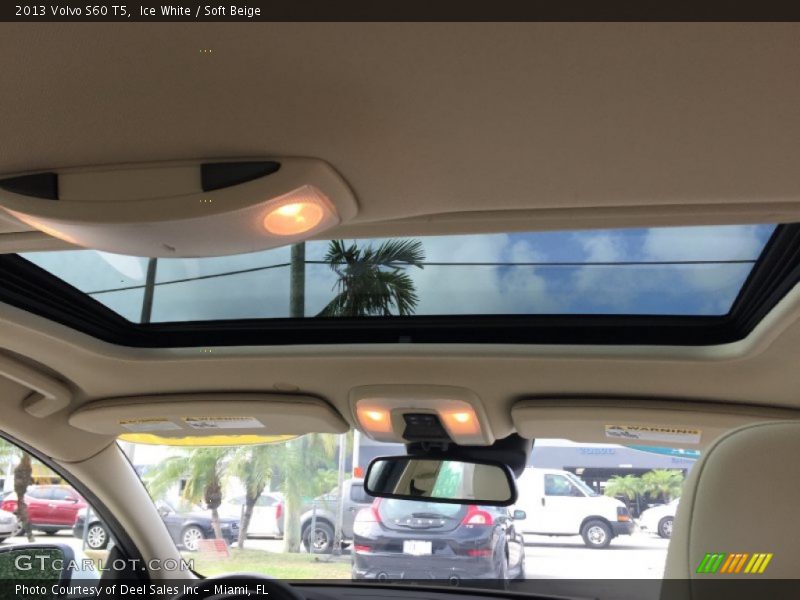 Ice White / Soft Beige 2013 Volvo S60 T5