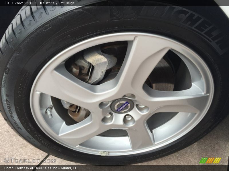 Ice White / Soft Beige 2013 Volvo S60 T5