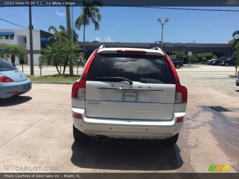 Ice White / Beige 2013 Volvo XC90 3.2