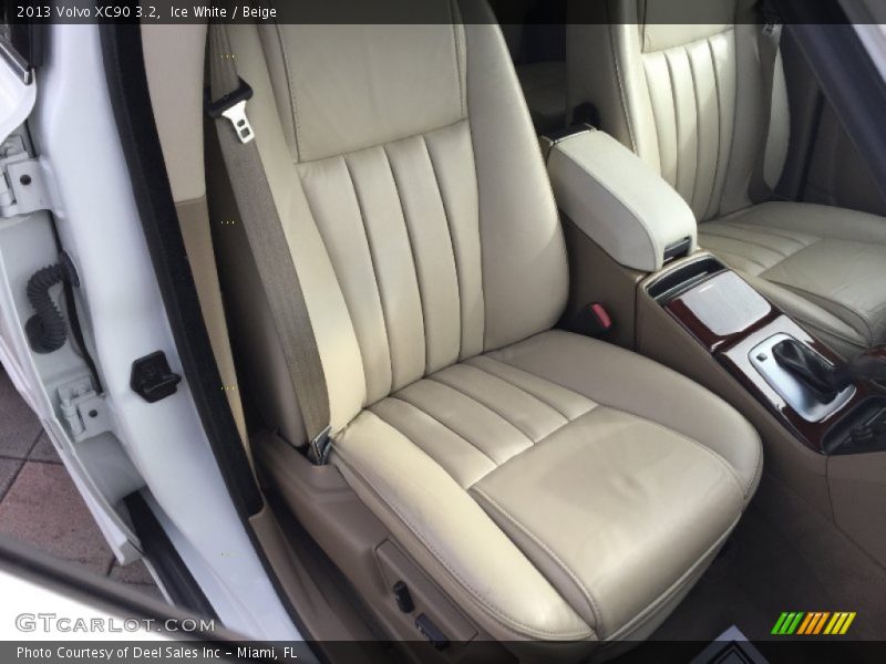 Ice White / Beige 2013 Volvo XC90 3.2