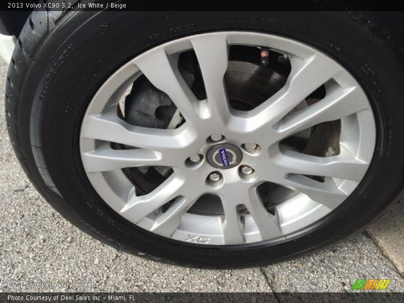 Ice White / Beige 2013 Volvo XC90 3.2