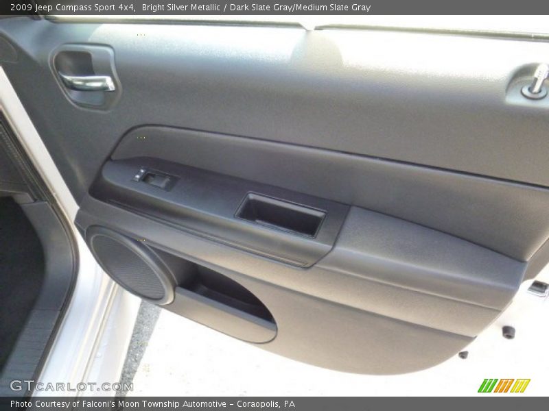 Bright Silver Metallic / Dark Slate Gray/Medium Slate Gray 2009 Jeep Compass Sport 4x4