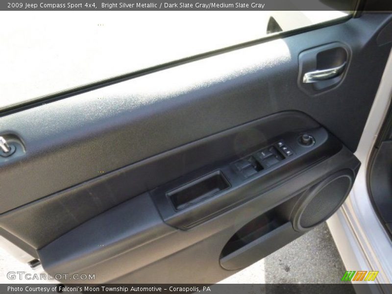 Bright Silver Metallic / Dark Slate Gray/Medium Slate Gray 2009 Jeep Compass Sport 4x4