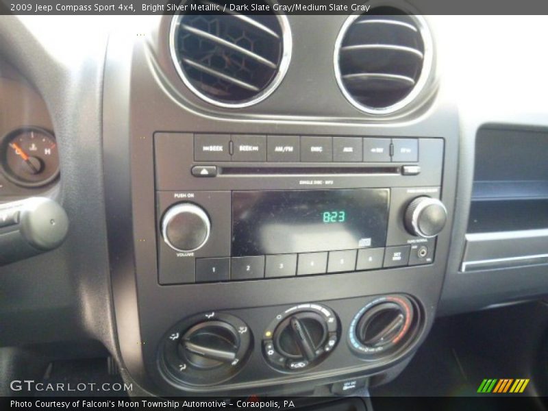 Bright Silver Metallic / Dark Slate Gray/Medium Slate Gray 2009 Jeep Compass Sport 4x4