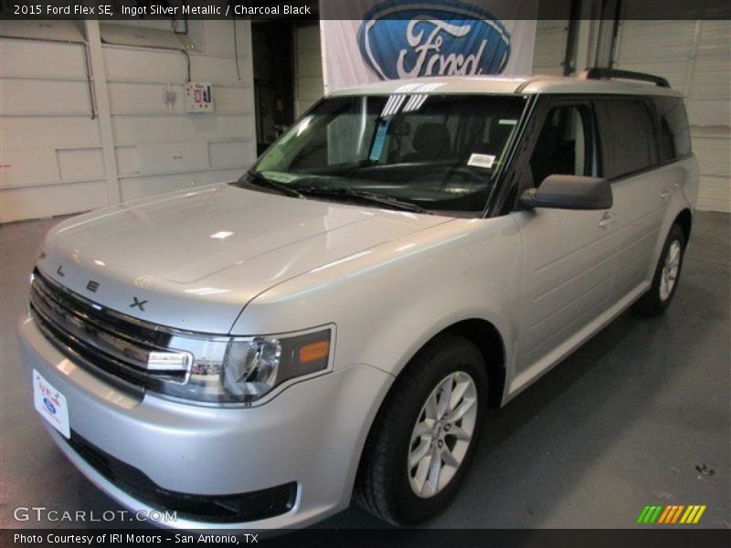 Ingot Silver Metallic / Charcoal Black 2015 Ford Flex SE