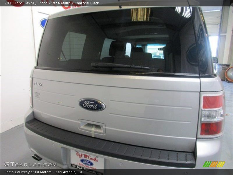 Ingot Silver Metallic / Charcoal Black 2015 Ford Flex SE