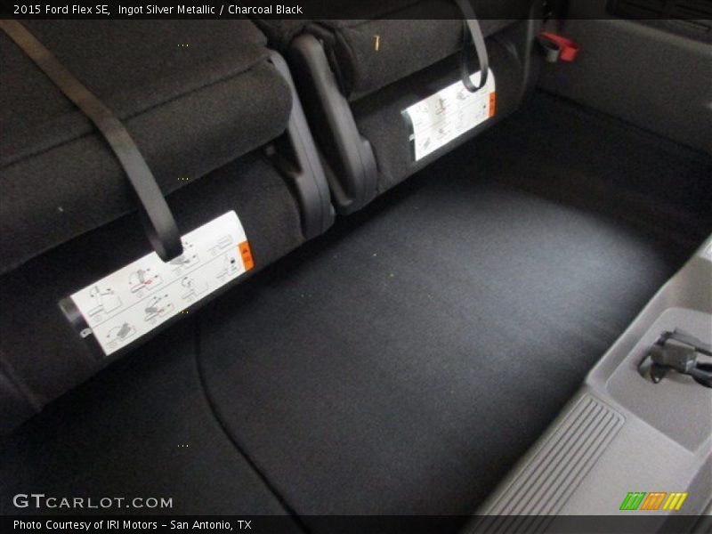 Ingot Silver Metallic / Charcoal Black 2015 Ford Flex SE