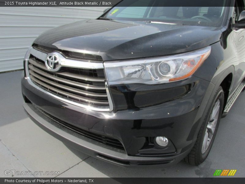 Attitude Black Metallic / Black 2015 Toyota Highlander XLE