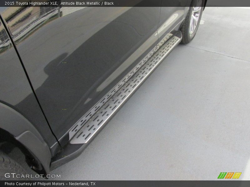 Attitude Black Metallic / Black 2015 Toyota Highlander XLE