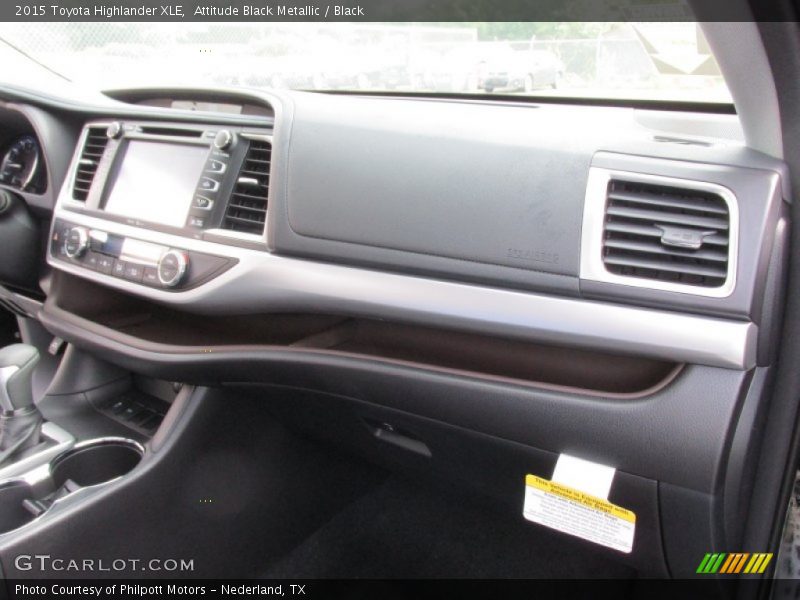 Attitude Black Metallic / Black 2015 Toyota Highlander XLE