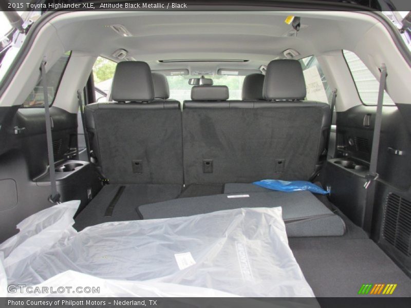 Attitude Black Metallic / Black 2015 Toyota Highlander XLE