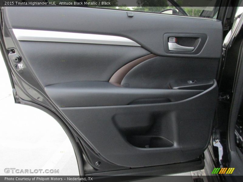 Attitude Black Metallic / Black 2015 Toyota Highlander XLE
