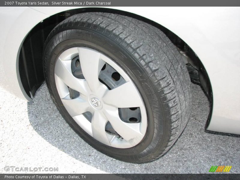 Silver Streak Mica / Dark Charcoal 2007 Toyota Yaris Sedan
