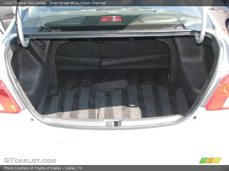 Silver Streak Mica / Dark Charcoal 2007 Toyota Yaris Sedan