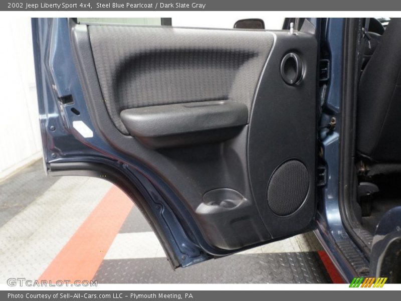 Door Panel of 2002 Liberty Sport 4x4