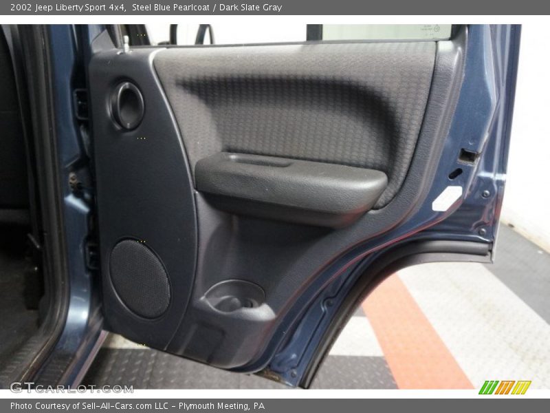 Door Panel of 2002 Liberty Sport 4x4