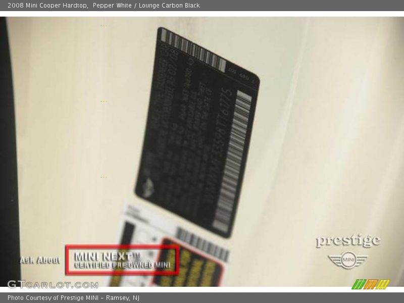 Pepper White / Lounge Carbon Black 2008 Mini Cooper Hardtop