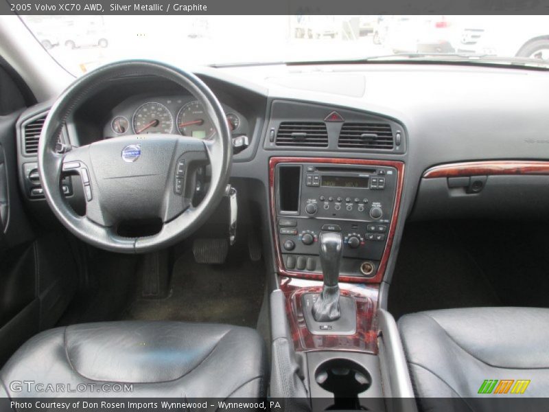 Silver Metallic / Graphite 2005 Volvo XC70 AWD