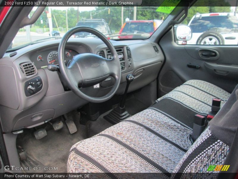 Toreador Red Metallic / Dark Graphite 2002 Ford F150 XLT Regular Cab