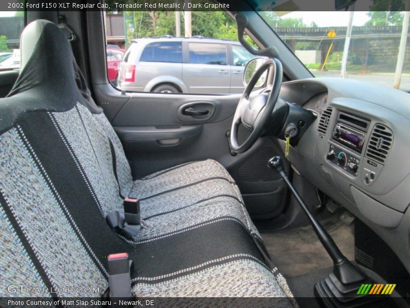 Toreador Red Metallic / Dark Graphite 2002 Ford F150 XLT Regular Cab