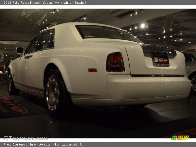 Arctic White / Seashell 2013 Rolls-Royce Phantom Sedan