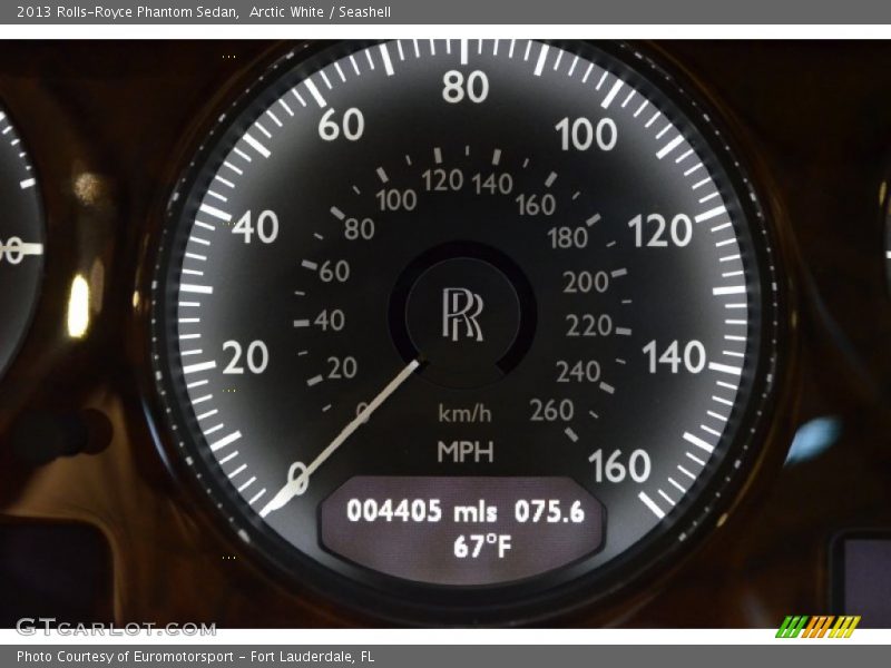 Arctic White / Seashell 2013 Rolls-Royce Phantom Sedan