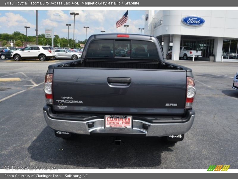 Magnetic Gray Metallic / Graphite 2013 Toyota Tacoma SR5 Access Cab 4x4