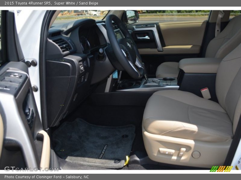 Super White / Sand Beige 2015 Toyota 4Runner SR5