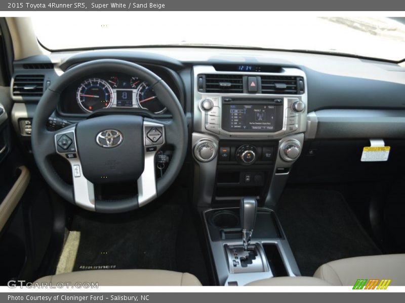 Super White / Sand Beige 2015 Toyota 4Runner SR5