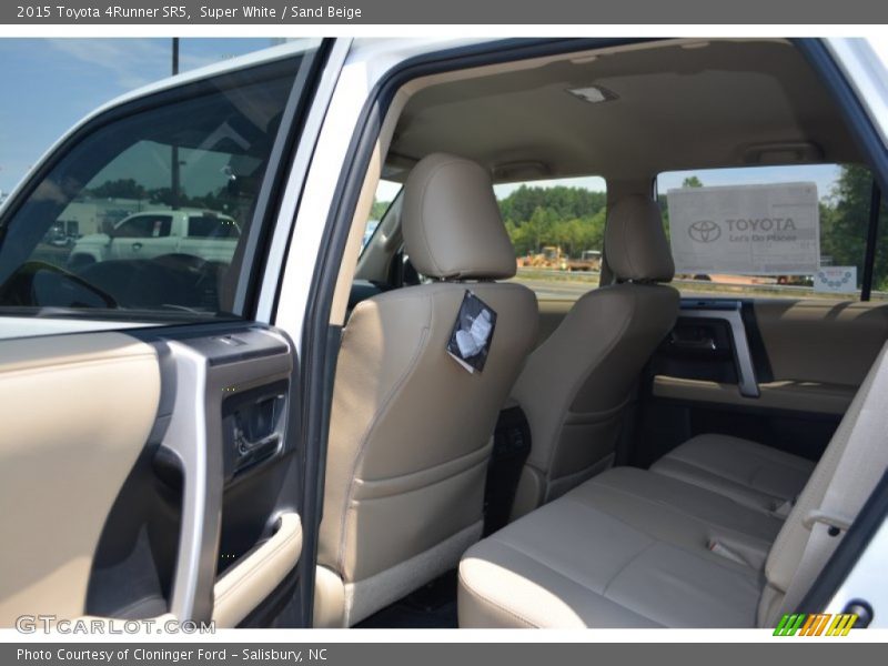 Super White / Sand Beige 2015 Toyota 4Runner SR5