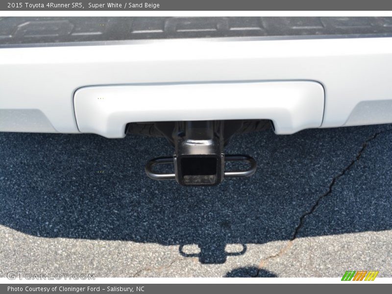 Super White / Sand Beige 2015 Toyota 4Runner SR5