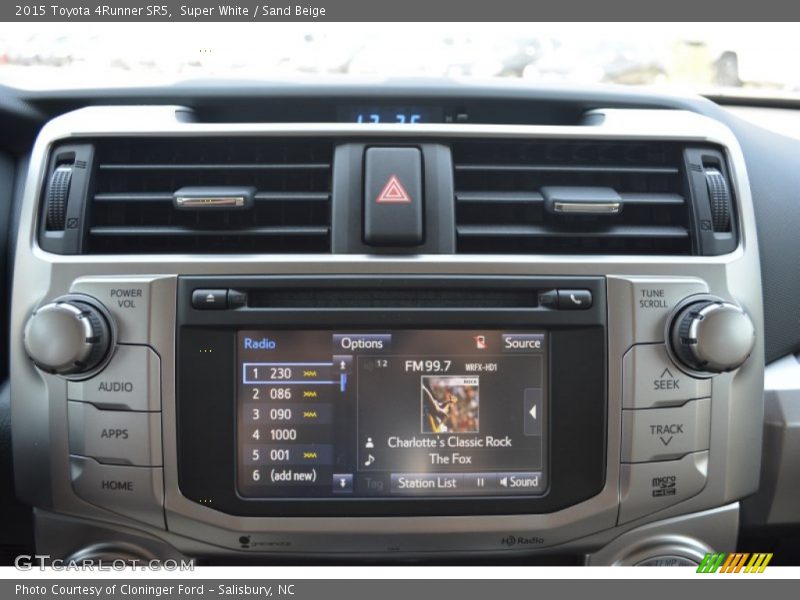 Super White / Sand Beige 2015 Toyota 4Runner SR5
