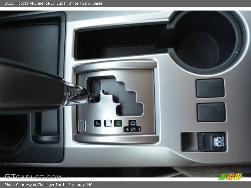 Super White / Sand Beige 2015 Toyota 4Runner SR5