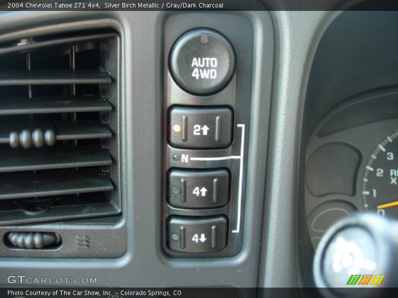 Silver Birch Metallic / Gray/Dark Charcoal 2004 Chevrolet Tahoe Z71 4x4