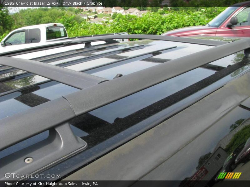 Onyx Black / Graphite 1999 Chevrolet Blazer LS 4x4