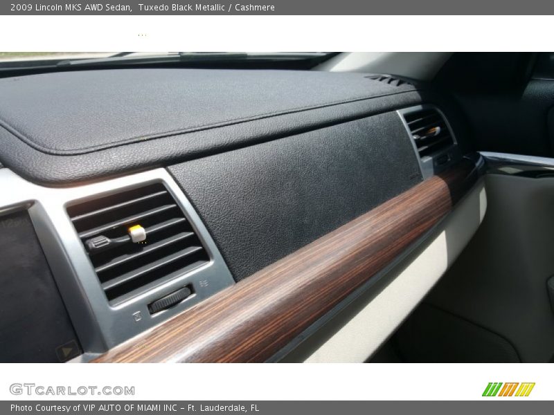 Tuxedo Black Metallic / Cashmere 2009 Lincoln MKS AWD Sedan
