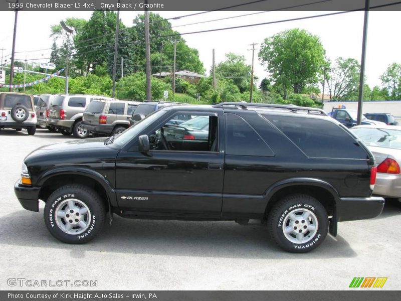 Onyx Black / Graphite 1999 Chevrolet Blazer LS 4x4