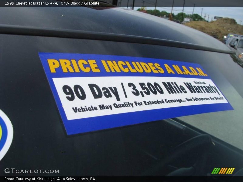 Onyx Black / Graphite 1999 Chevrolet Blazer LS 4x4