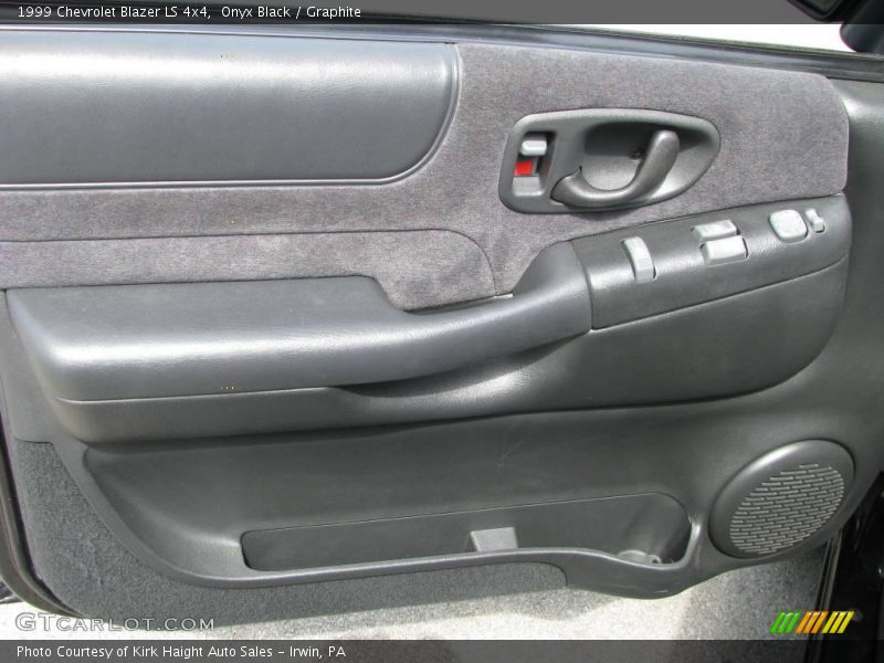 Onyx Black / Graphite 1999 Chevrolet Blazer LS 4x4