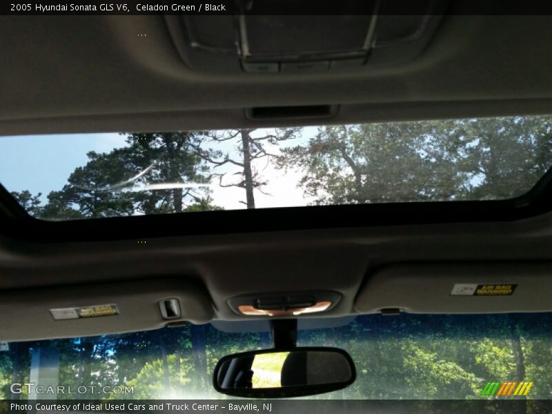 Celadon Green / Black 2005 Hyundai Sonata GLS V6