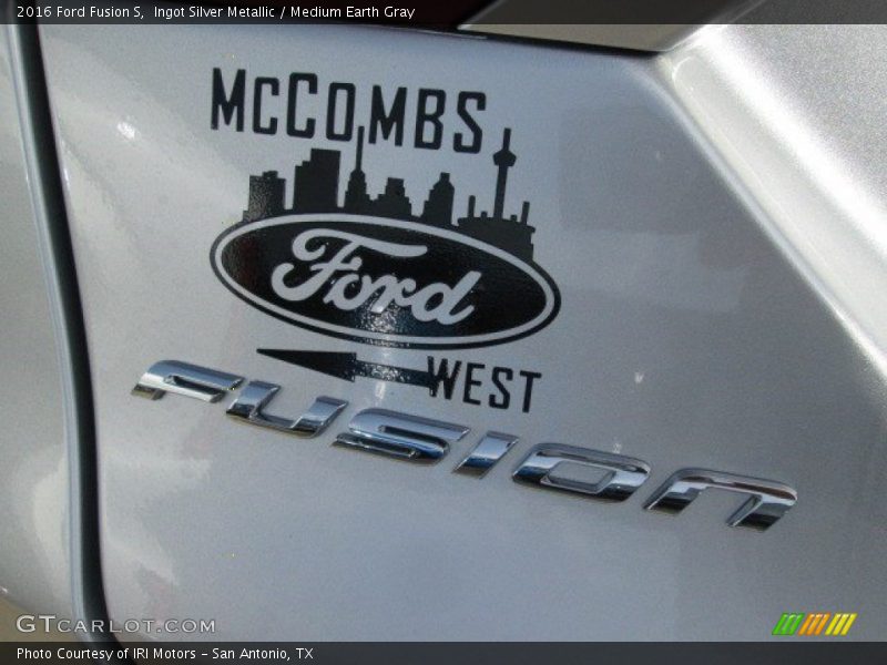 Ingot Silver Metallic / Medium Earth Gray 2016 Ford Fusion S