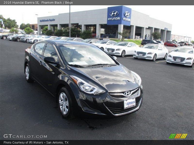 Phantom Black / Beige 2016 Hyundai Elantra SE
