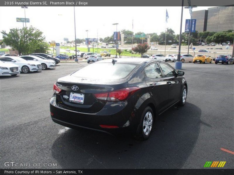Phantom Black / Beige 2016 Hyundai Elantra SE